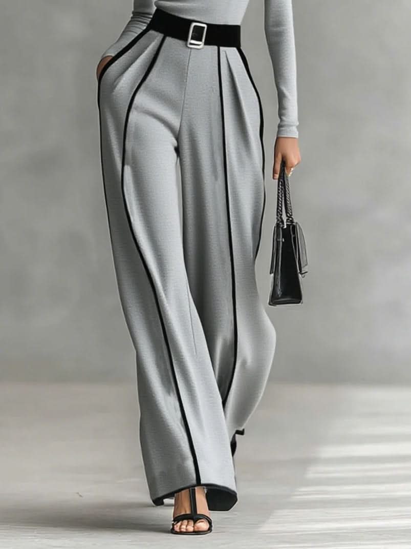 Vera™ | Elegant set with contrast detail